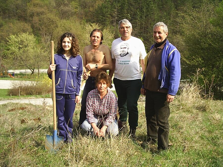 Засадихме 250 фиданки през седмицата на гората в Ксилифор