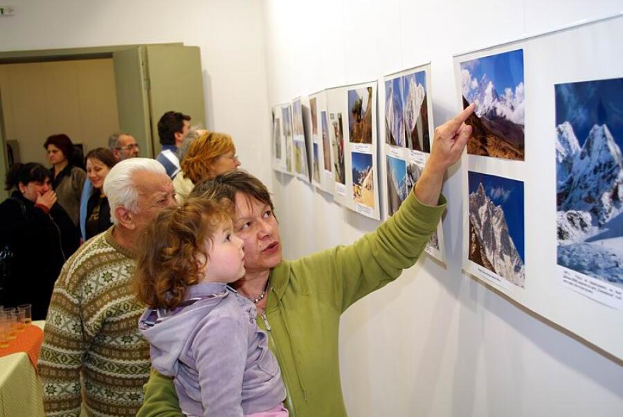 Фотоизложба, посветена на 100 годиния юбилей на Клуба по пешеходен туризъм „Трапезица 1909“