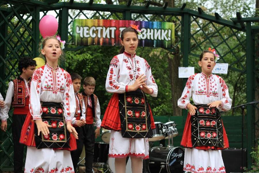 Своята 40-годишнина ОУ „Бачо Киро“ отпразнува на Ксилифор