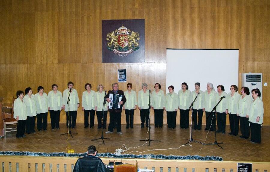Коледен концерт на хоровите колективи