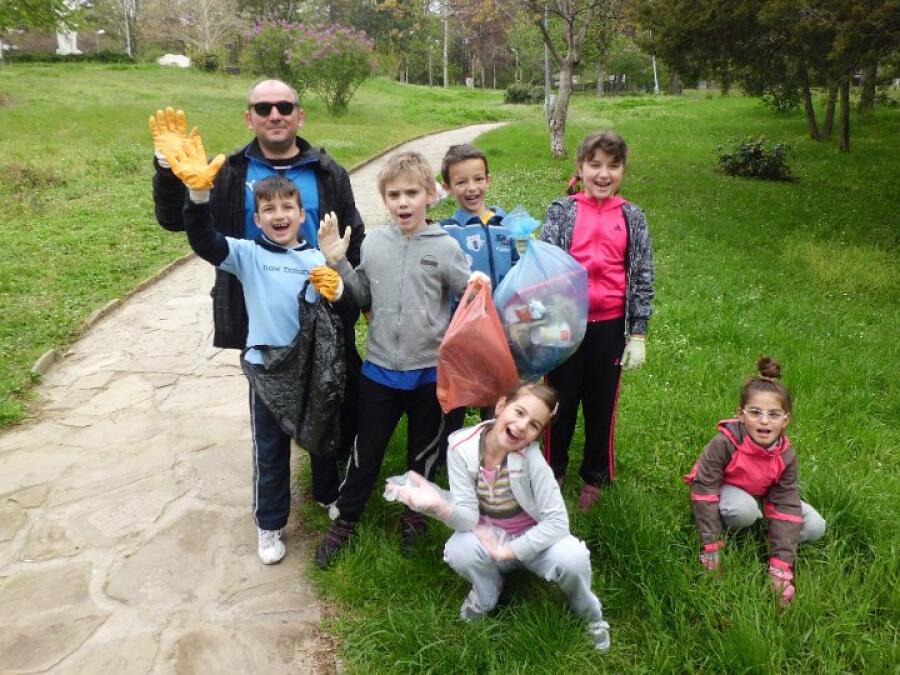 Малките туристи отбелязаха Деня на Земята