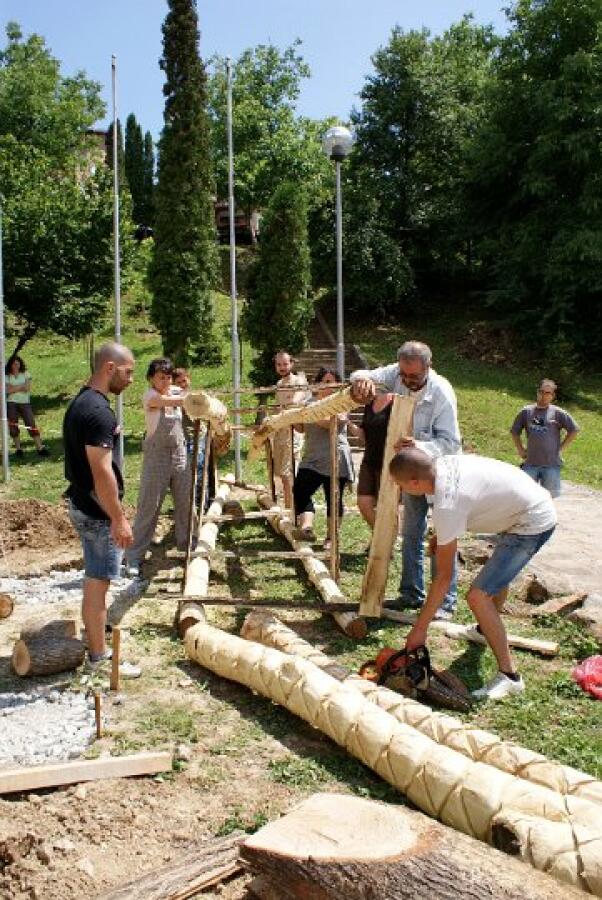 Баба Яга кани всички на нова къща в Ксилифор