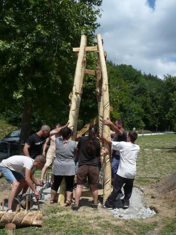 Баба Яга кани всички на нова къща в Ксилифор