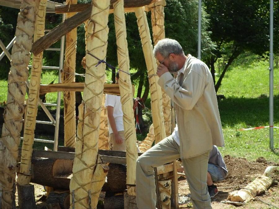 Баба Яга кани всички на нова къща в Ксилифор