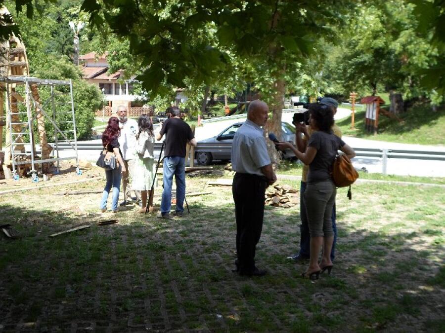 Баба Яга кани всички на нова къща в Ксилифор