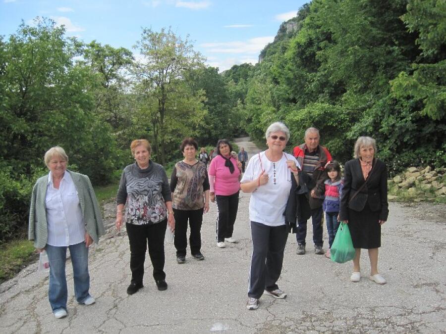 Туристи ветерани участваха в кампанията „Движи се и победи“