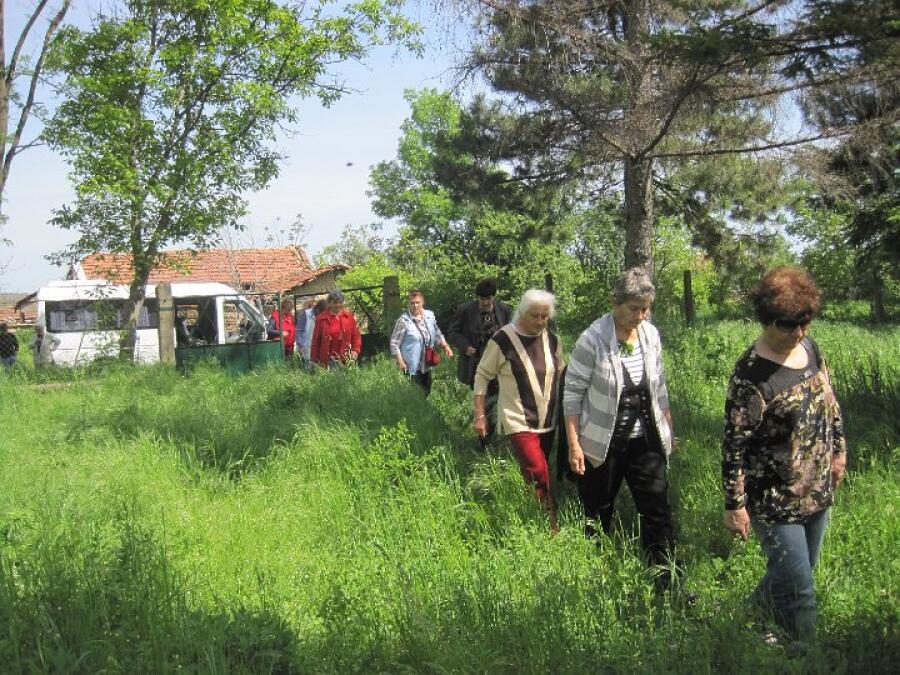 Туристи ветерани посетиха село Горна Студена
