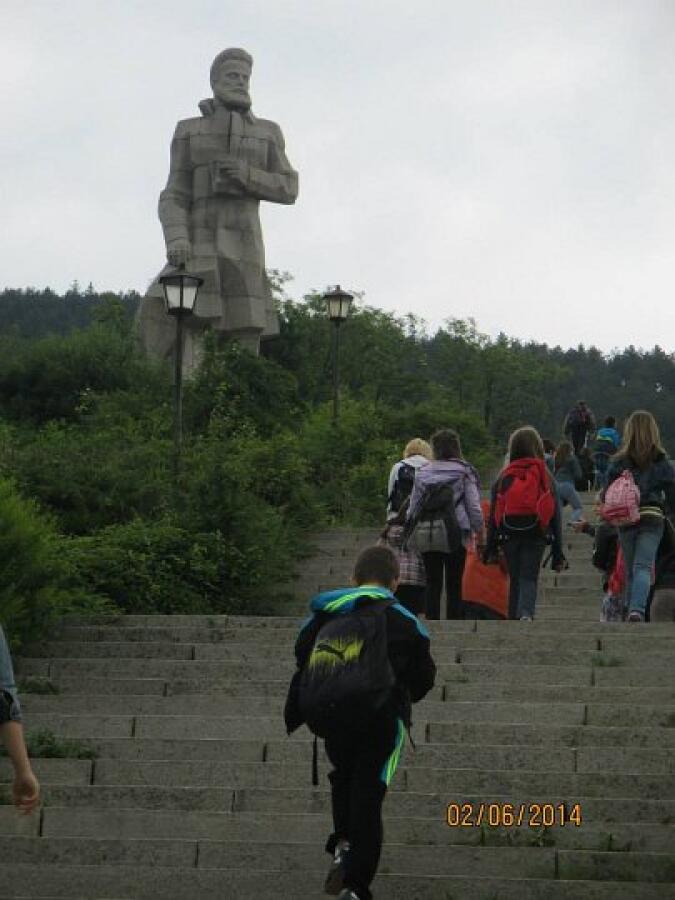 Приключенско лято на училищния клуб по туризъм „ТУР-2000“