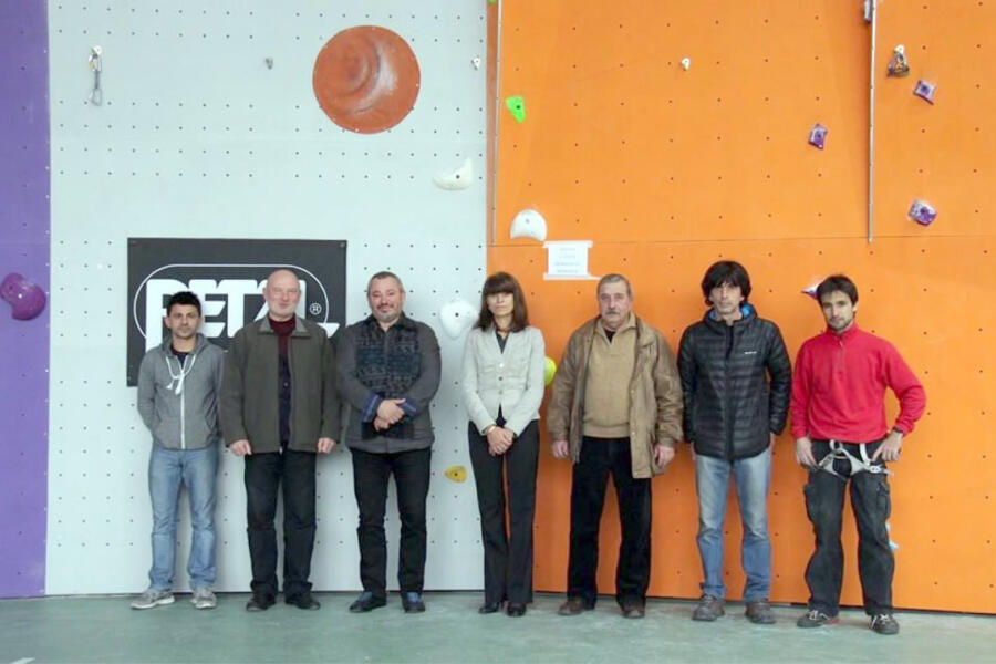 Нова катерачна стена във ВТУ