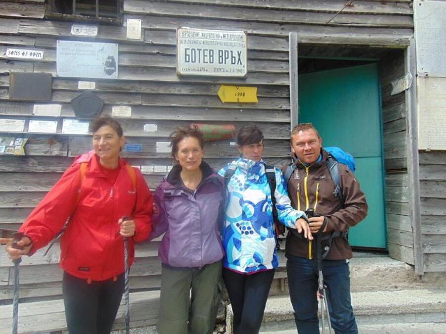 Отбелязахме ден на туризма с изкачване на връх Ботев