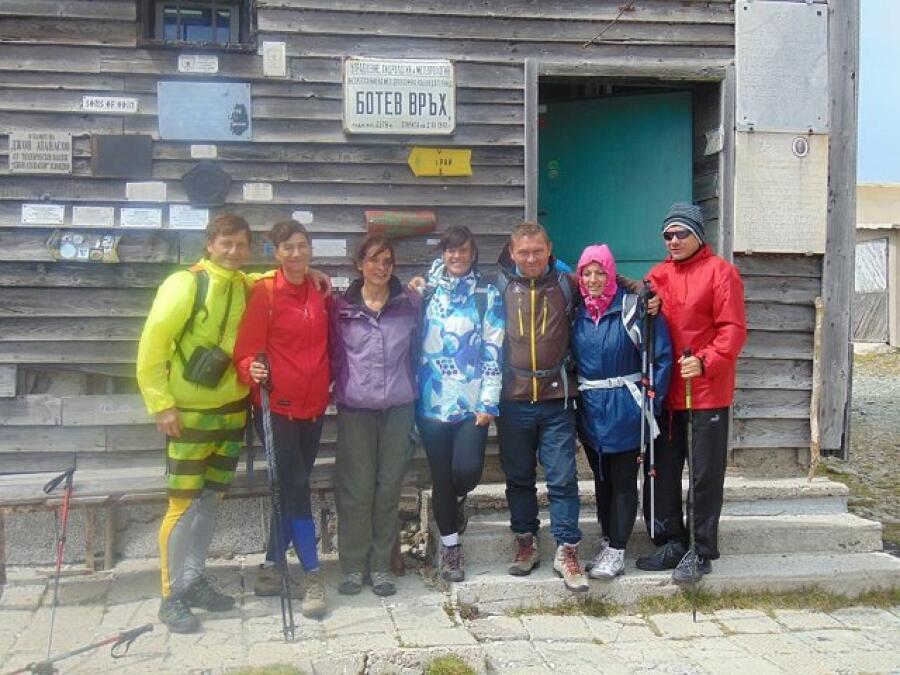 Отбелязахме ден на туризма с изкачване на връх Ботев