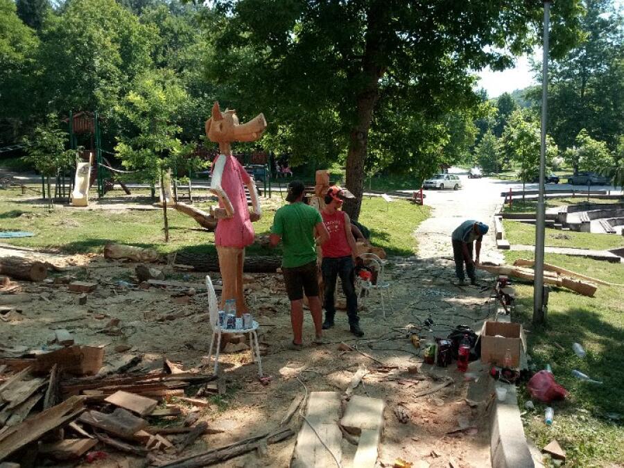 Светът на приказките оживява в парк Ксилифор