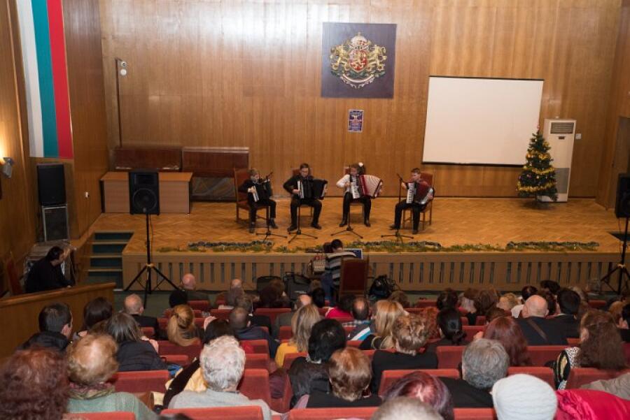 Традиционен коледен концерт