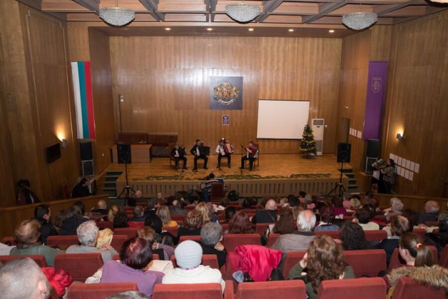 Традиционен коледен концерт