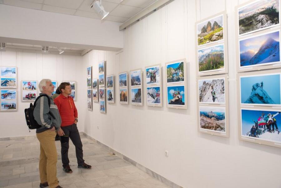 Фотоизложба 110 години клуб по пешеходен туризъм