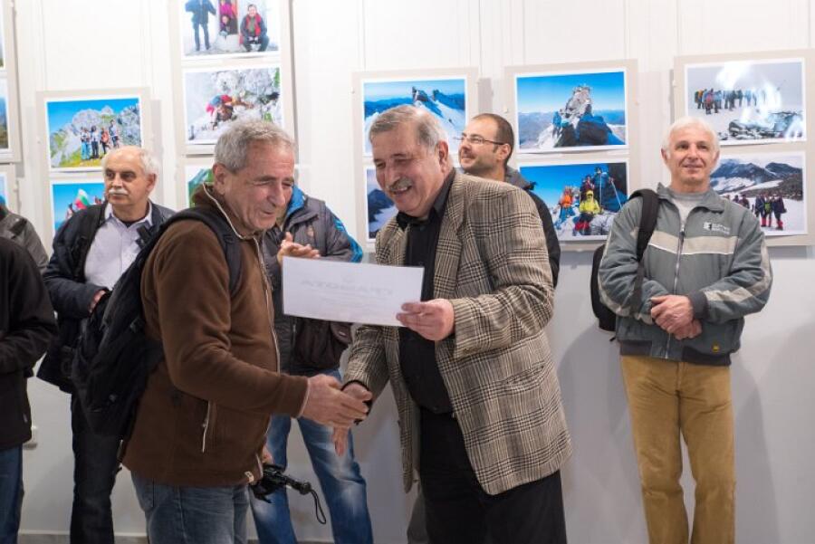 Фотоизложба 110 години клуб по пешеходен туризъм
