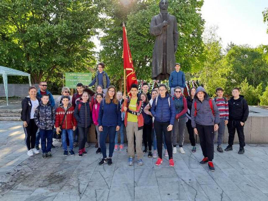 Пролетно слънце в раницата – по стъпките на Бачо Киро