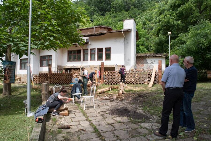 Интерактивни арт инсталации създават млади скултори от ВТУ на Ксилифор