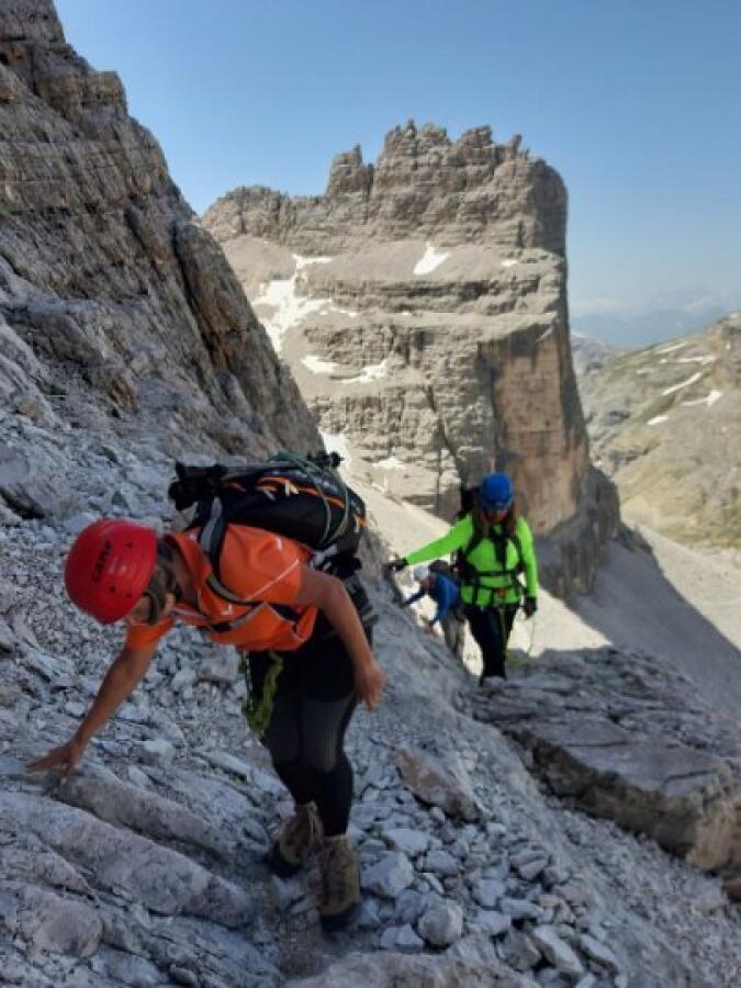 Туристическа проява до Доломитите, Италия
