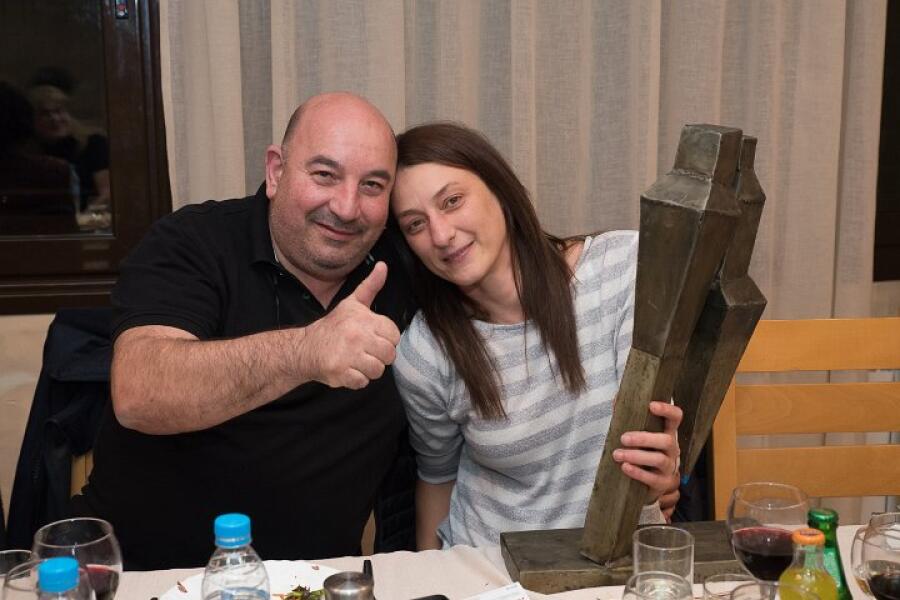Коледен благотворителен бал