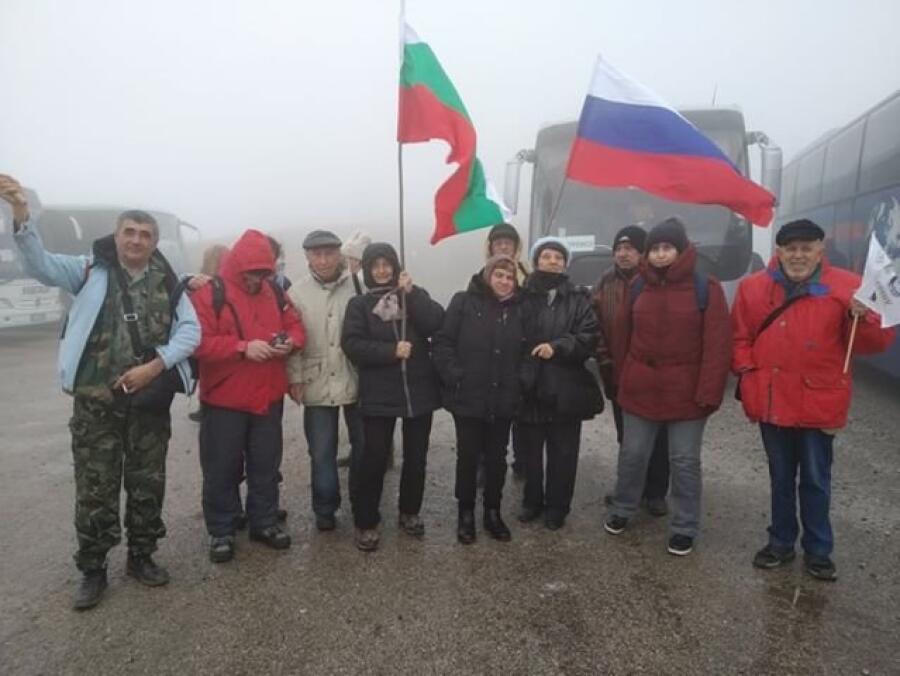 Туристите ветерани отбелязаха Трети март с поход