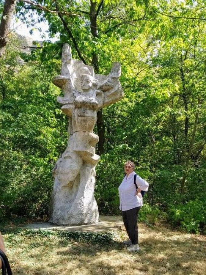 Клубът на туристите ветерани на поход за деня на туризма до Чумерна