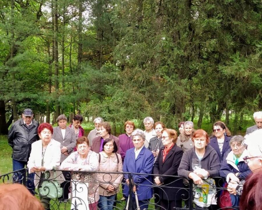 В деня на Ботев туристите ветерани почетоха паметта на Венета и Иванка Ботеви