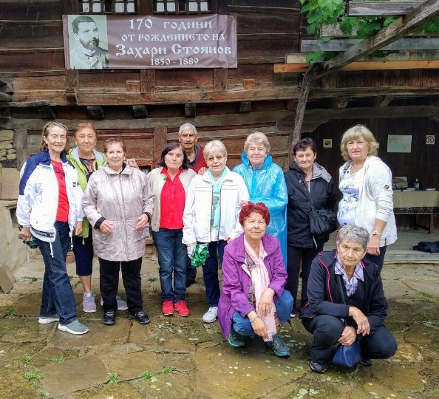 Туристите ветерани на екскурзия в града на Раковски – Котел