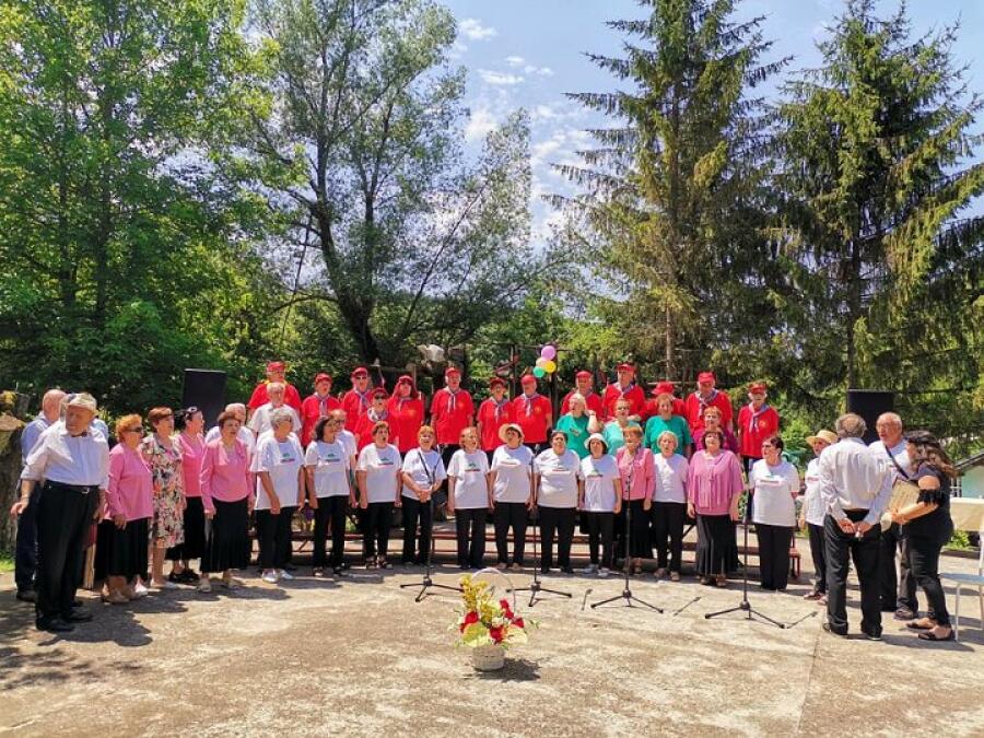 Тържествен концерт на туристическите хорове по повод 50-годишнината на хор „Еделвайс“