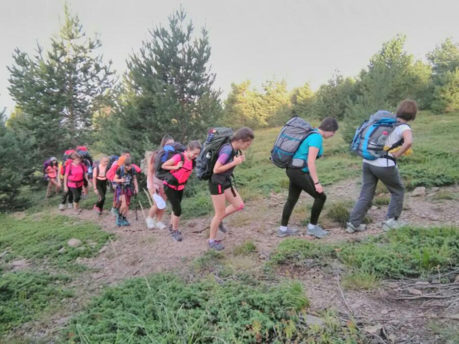 Сборна група от ученици поеха по маршрут в Стара планина