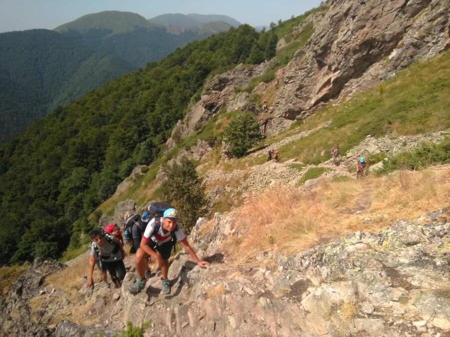 Сборна група от ученици поеха по маршрут в Стара планина