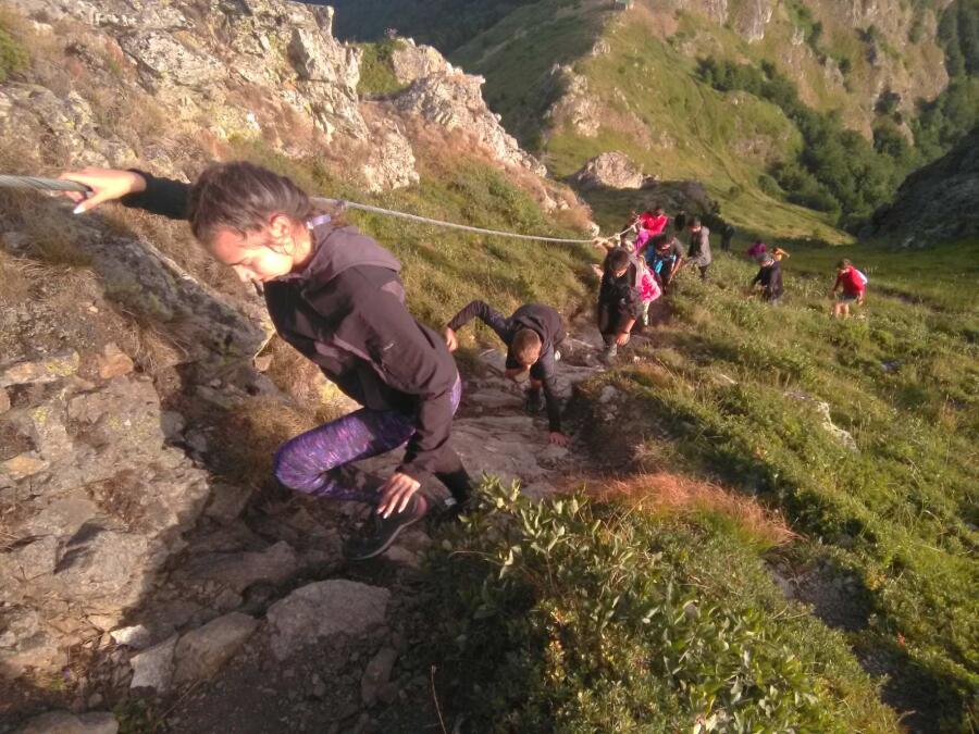 Сборна група от ученици поеха по маршрут в Стара планина