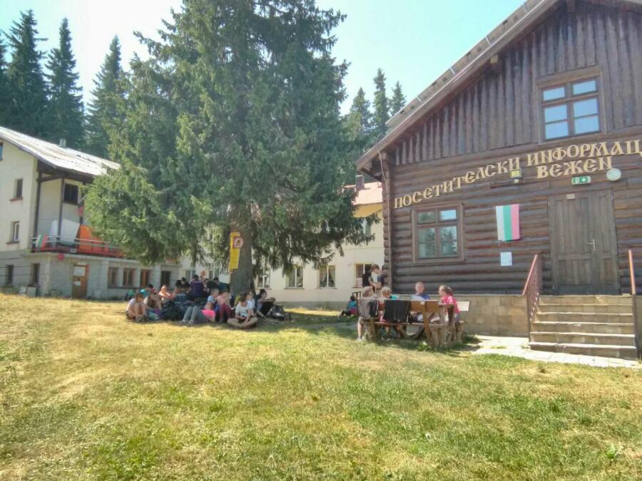 Сборна група от ученици поеха по маршрут в Стара планина