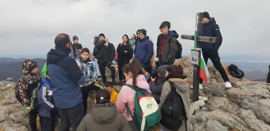 Първа проява от календарния план на юношески туристически клуб "Царевец" към ТД "Трапезица-1902"