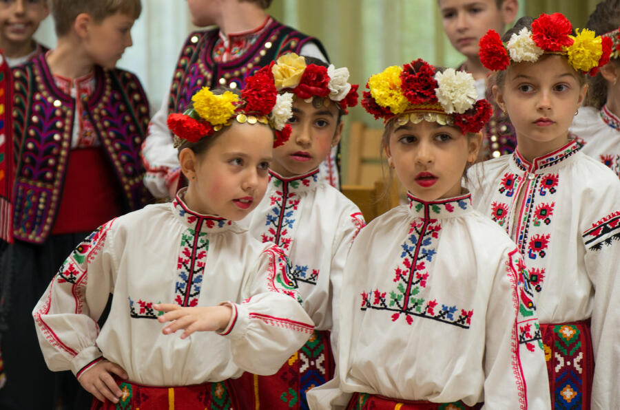 Фестивалът „Горска фолклория“ събра състави от Велико Търново в подкрепа на децата от центровете „Цветарска"