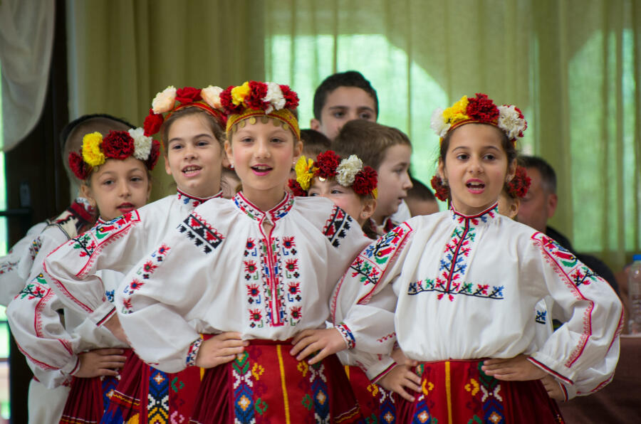 Фестивалът „Горска фолклория“ събра състави от Велико Търново в подкрепа на децата от центровете „Цветарска"