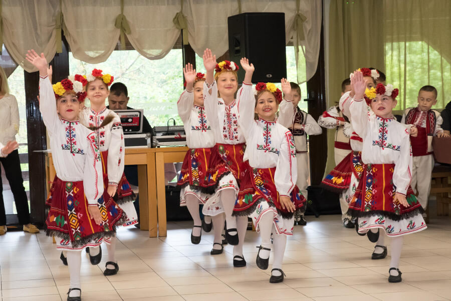 Фестивалът „Горска фолклория“ събра състави от Велико Търново в подкрепа на децата от центровете „Цветарска"