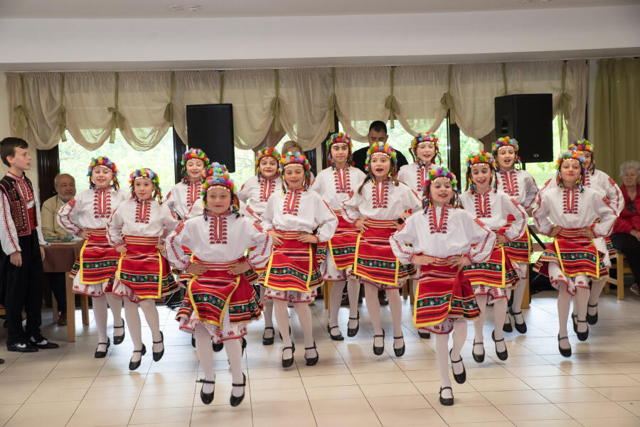 Фестивалът „Горска фолклория“ събра състави от Велико Търново в подкрепа на децата от центровете „Цветарска"