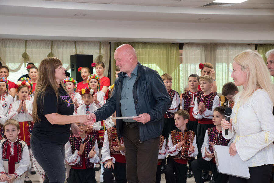 Фестивалът „Горска фолклория“ събра състави от Велико Търново в подкрепа на децата от центровете „Цветарска"