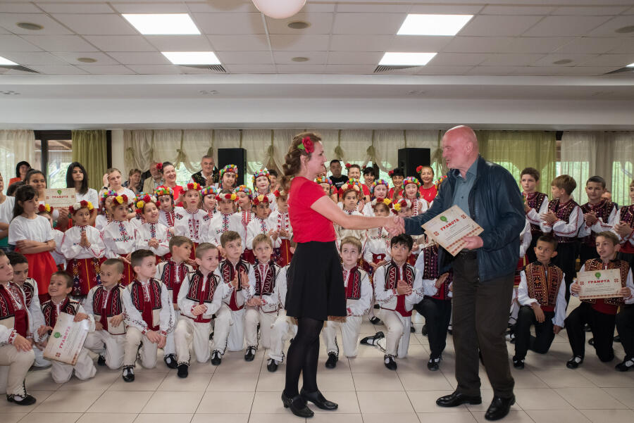Фестивалът „Горска фолклория“ събра състави от Велико Търново в подкрепа на децата от центровете „Цветарска"