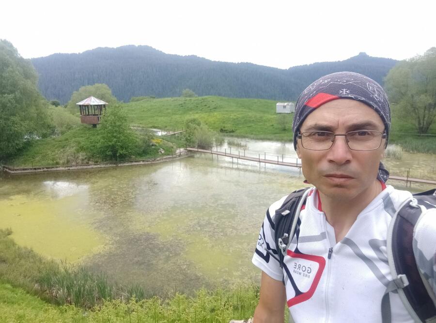 По следите на Е8: Трима колоездачи поемат през Родопа планина