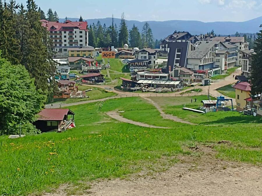 По следите на Е8: Трима колоездачи поемат през Родопа планина