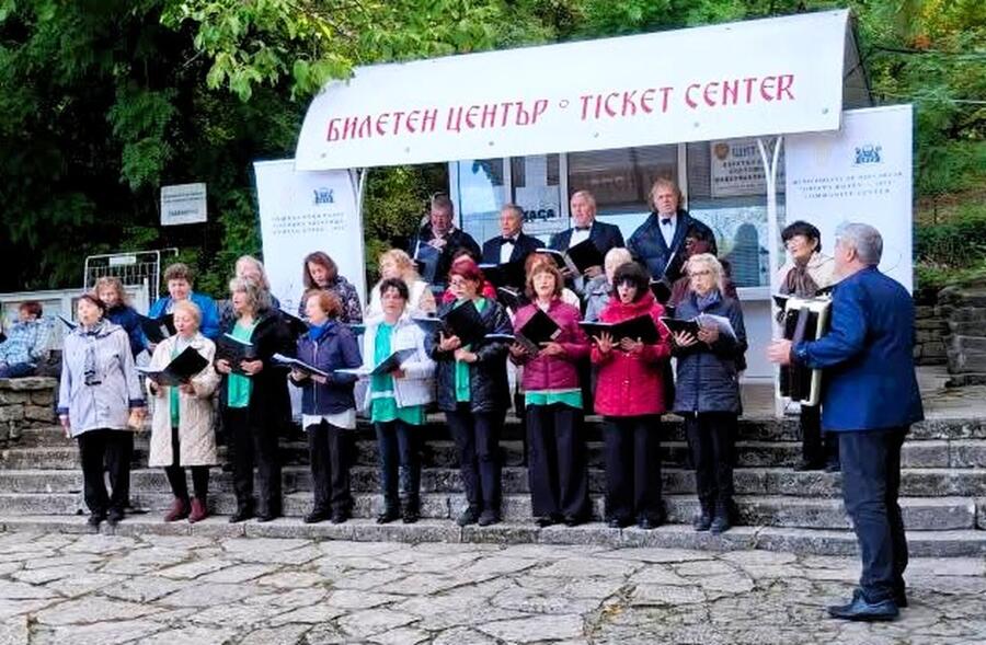 Отличия и творчески признания за Туристически смесен хор „Еделвайс-Иван Данчев“ при ТД „Трапезица-1902“-Велико Търново