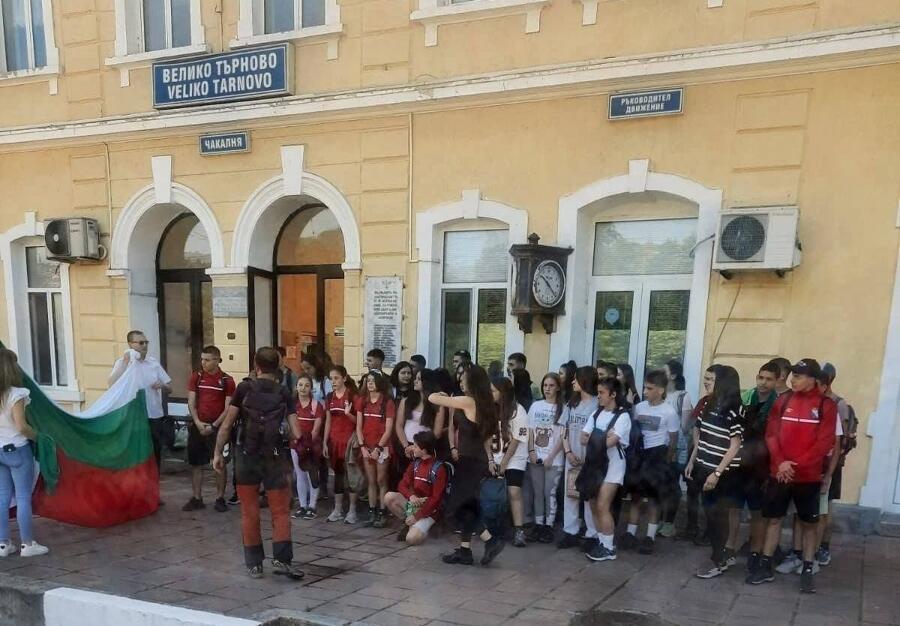 За седми пореден път младежите от ЮТК „Царевец“ при ТД „Трапезица-1902“ поеха по пътя на Ботевата чета
