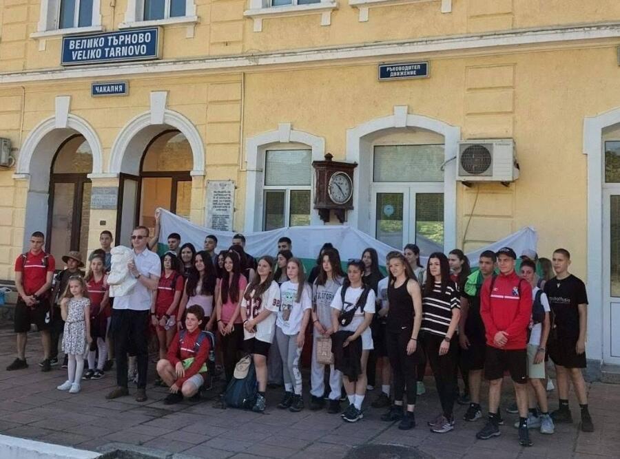 За седми пореден път младежите от ЮТК „Царевец“ при ТД „Трапезица-1902“ поеха по пътя на Ботевата чета