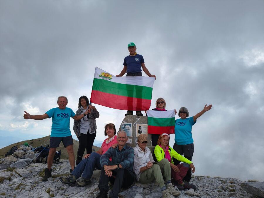 Планинарска група от клуба по пешеходен туризъм при ТД „Трапезица-1902“ по маршрут с исторически и природни забележителности през месец септември